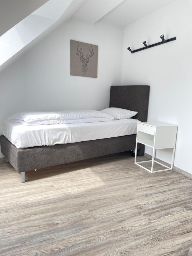 Gaestehaus Hirsch 93 Straubenhardt Eksteriør bilde